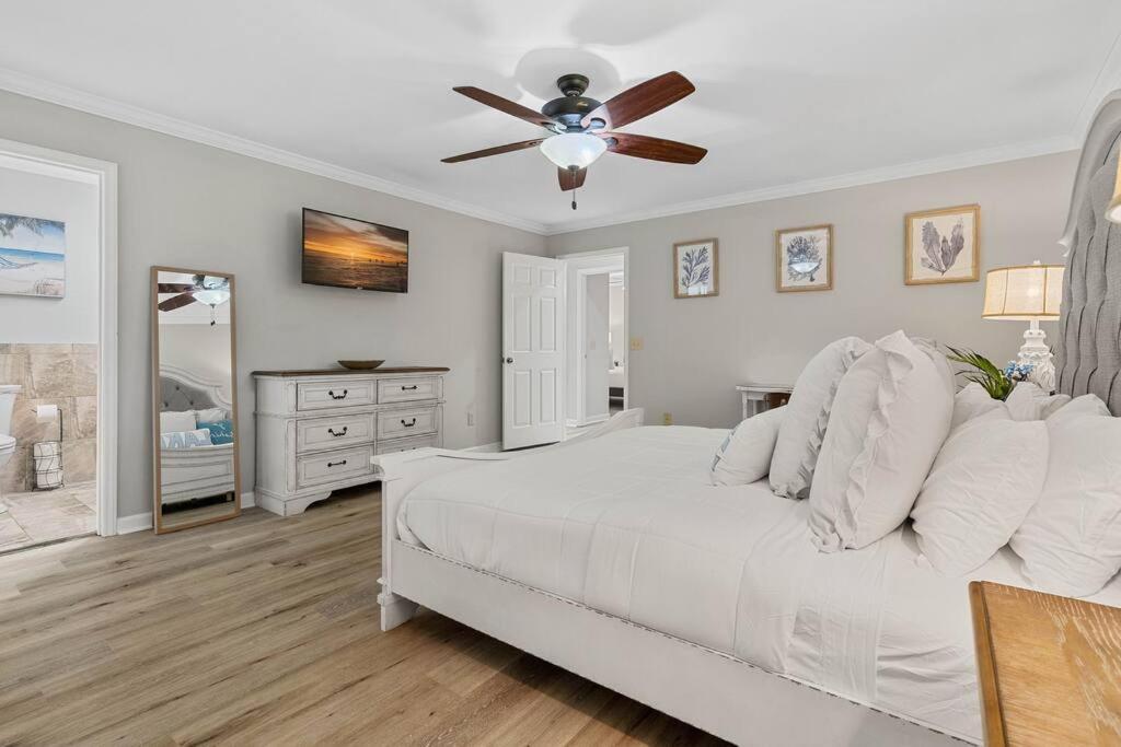 Cozy Lake Home - Jacuzzi King Bed Marina Access 穆尔斯维尔 外观 照片